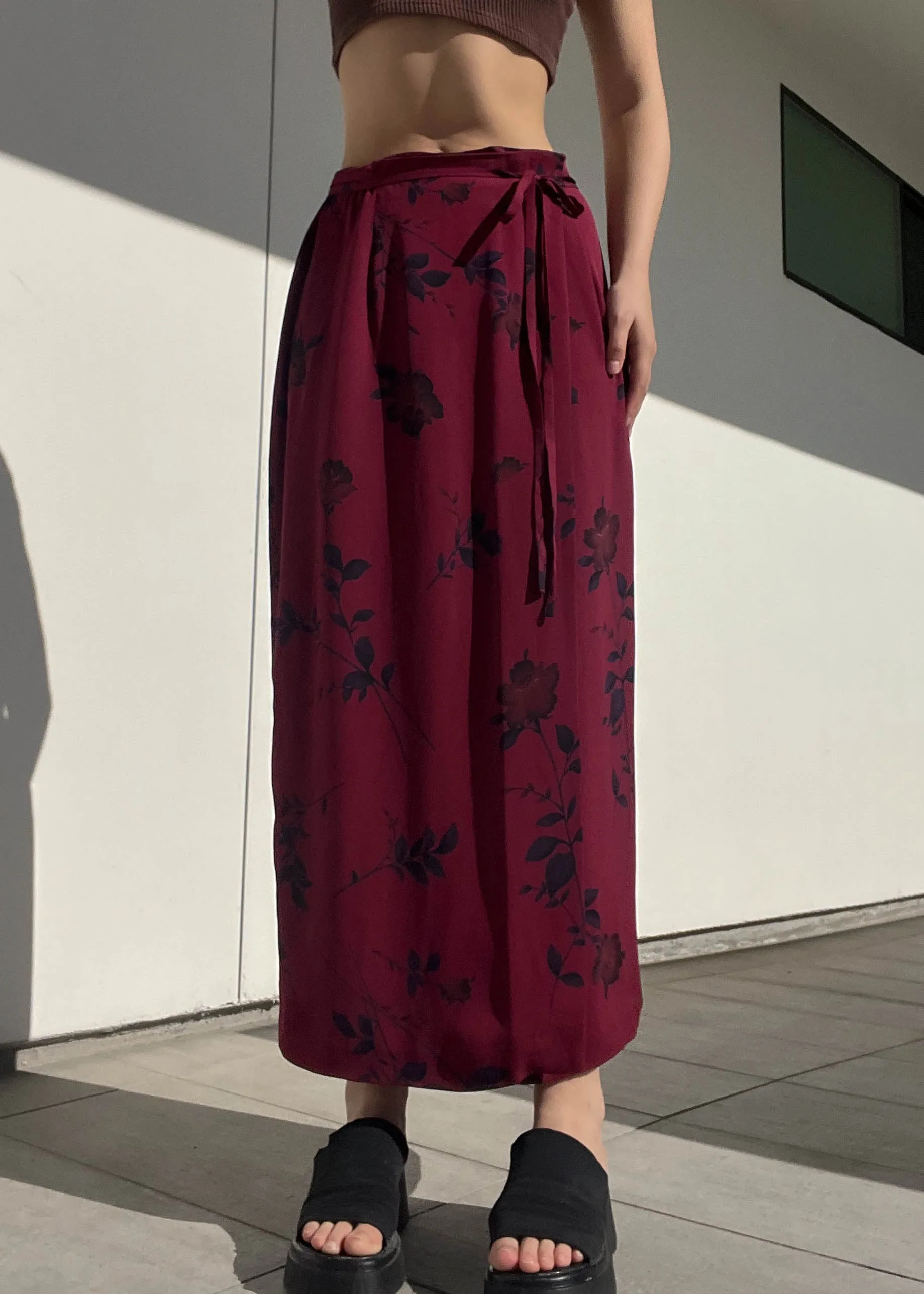 90’s Burgundy Floral Maxi Wrap Skirt (28”)