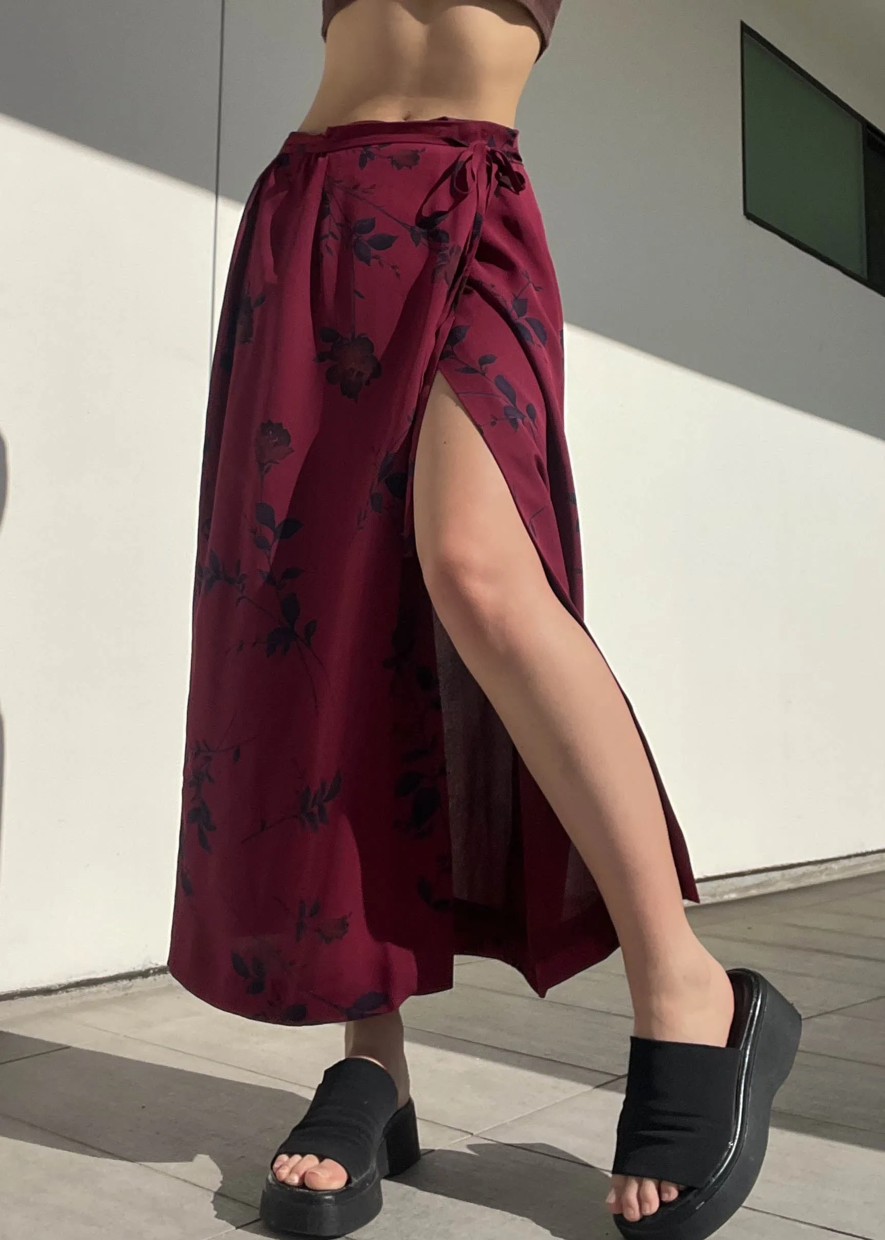 90’s Burgundy Floral Maxi Wrap Skirt (28”)