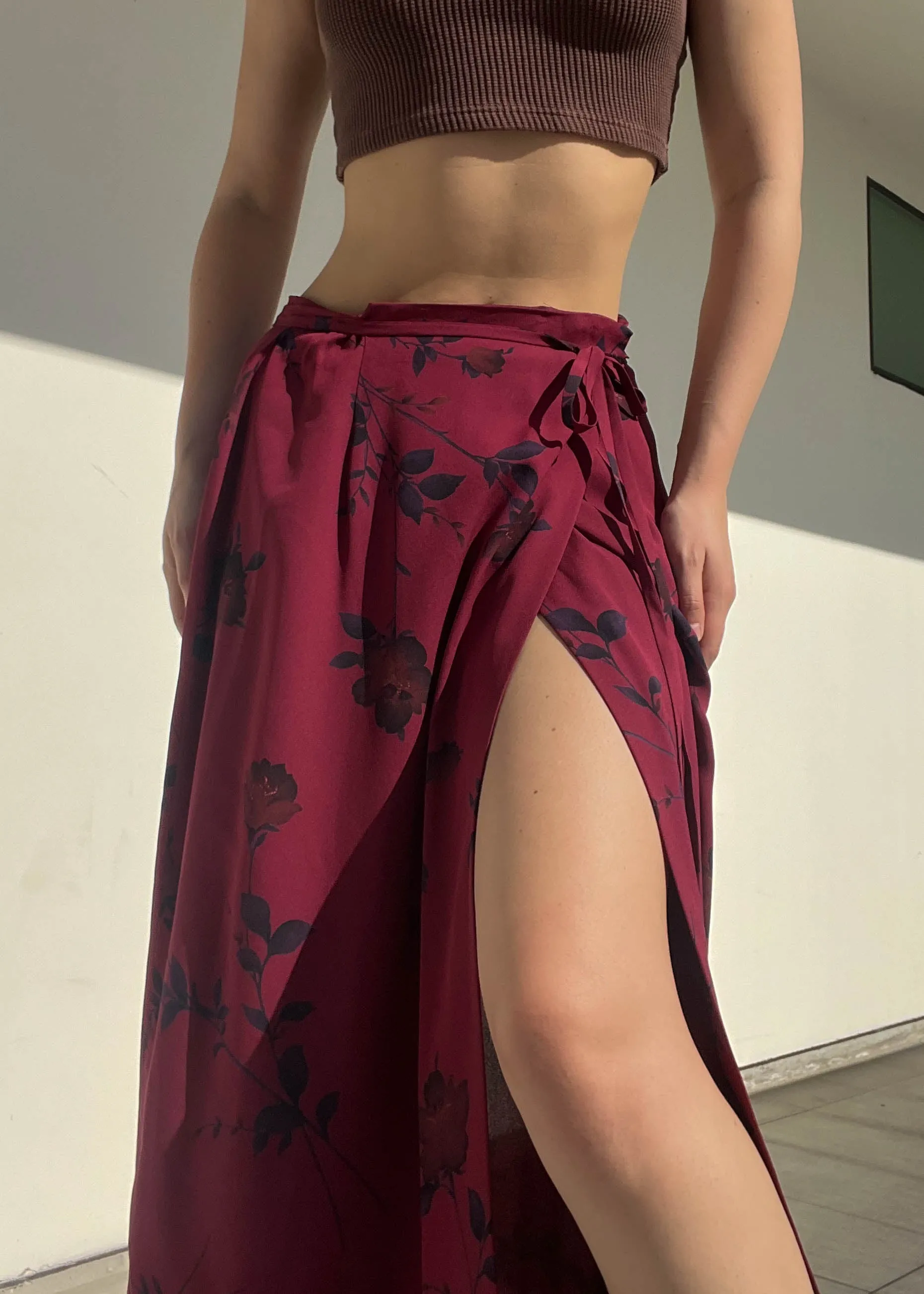 90’s Burgundy Floral Maxi Wrap Skirt (28”)