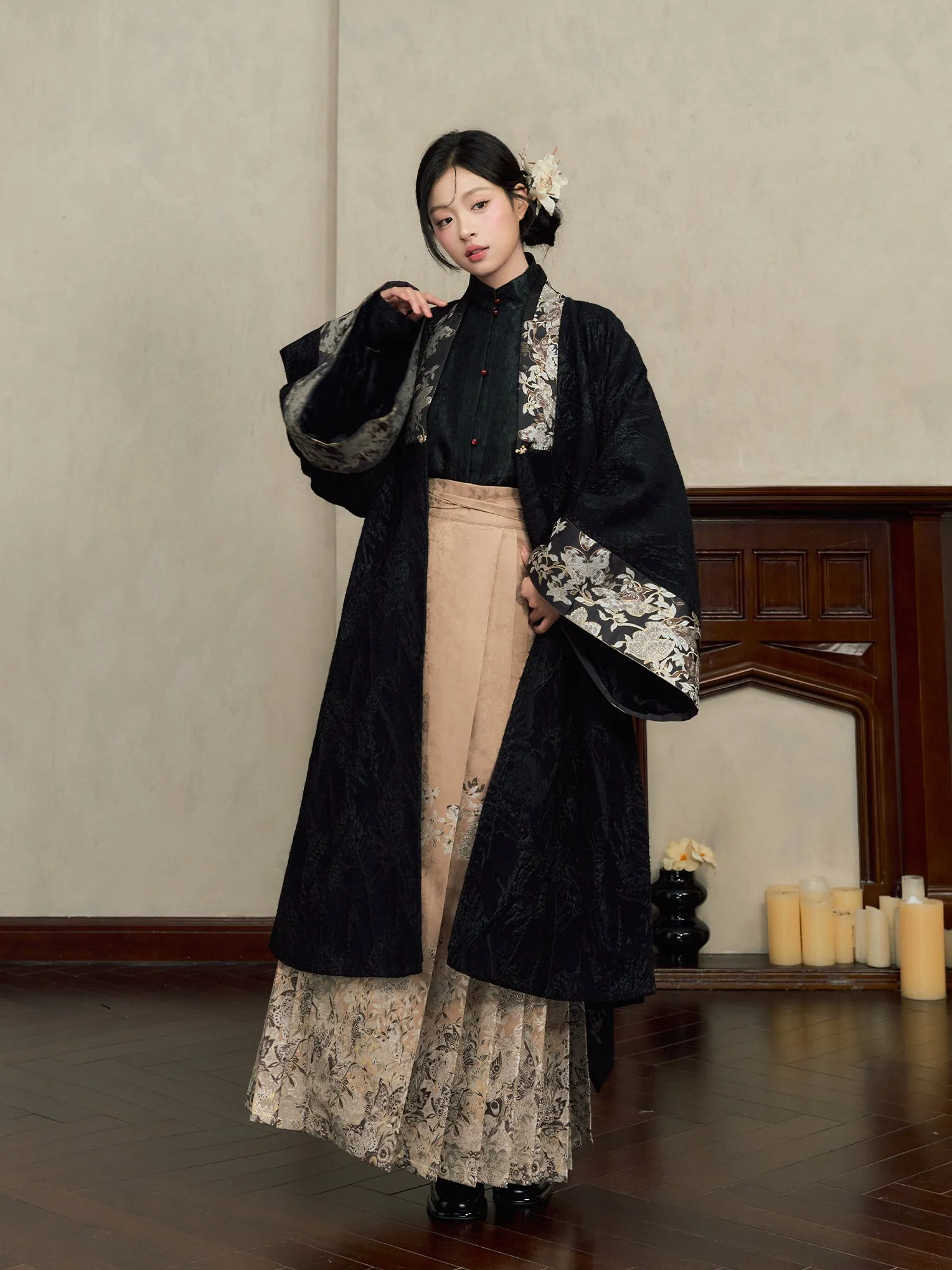 Butterfly Seeking Wind 蝶寻风序 Modernized Ming Duijin Pi Ao Coat & Mamian Skirt Set