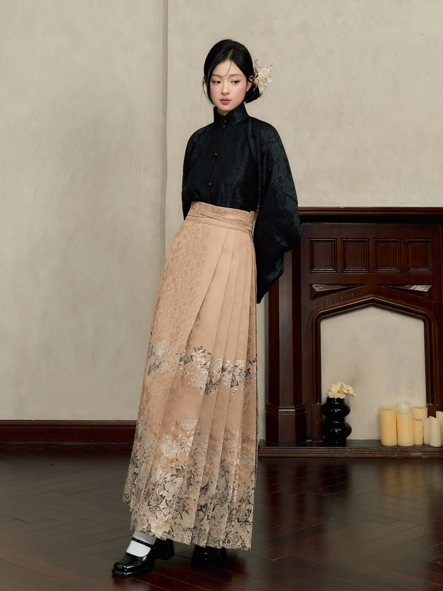 Butterfly Seeking Wind 蝶寻风序 Modernized Ming Duijin Pi Ao Coat & Mamian Skirt Set