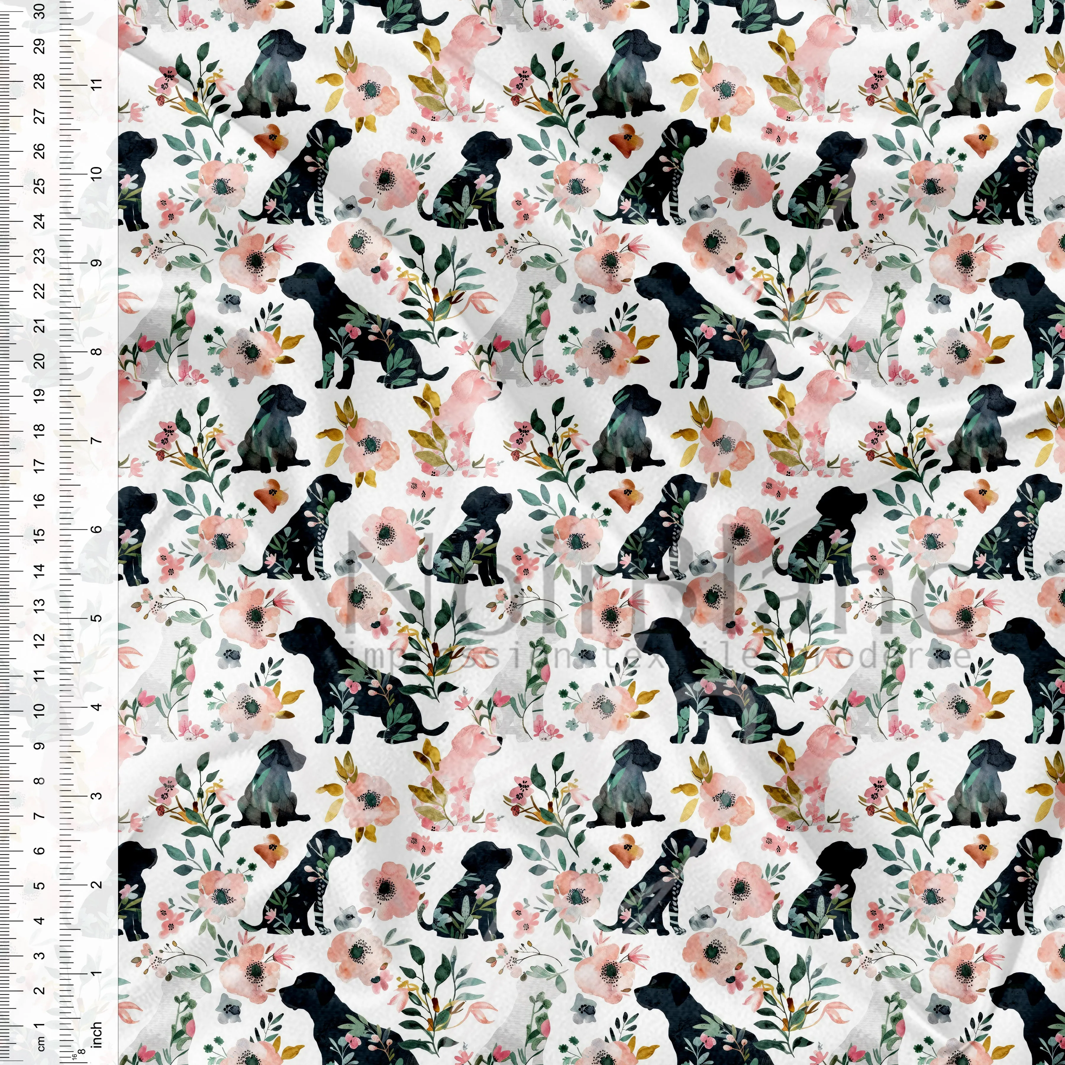 Chiens noirs floral