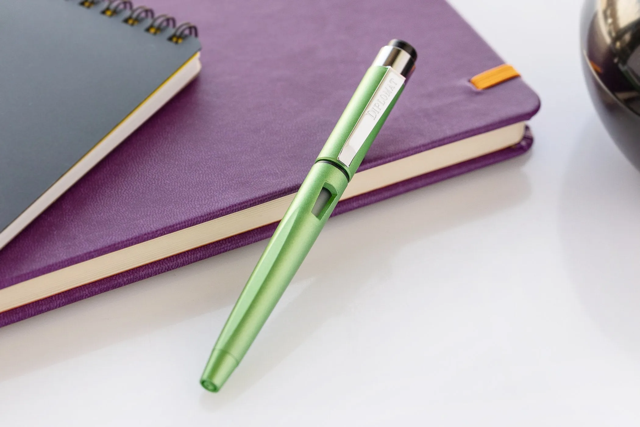 Diplomat Magnum Fountain Pen - Lime Green