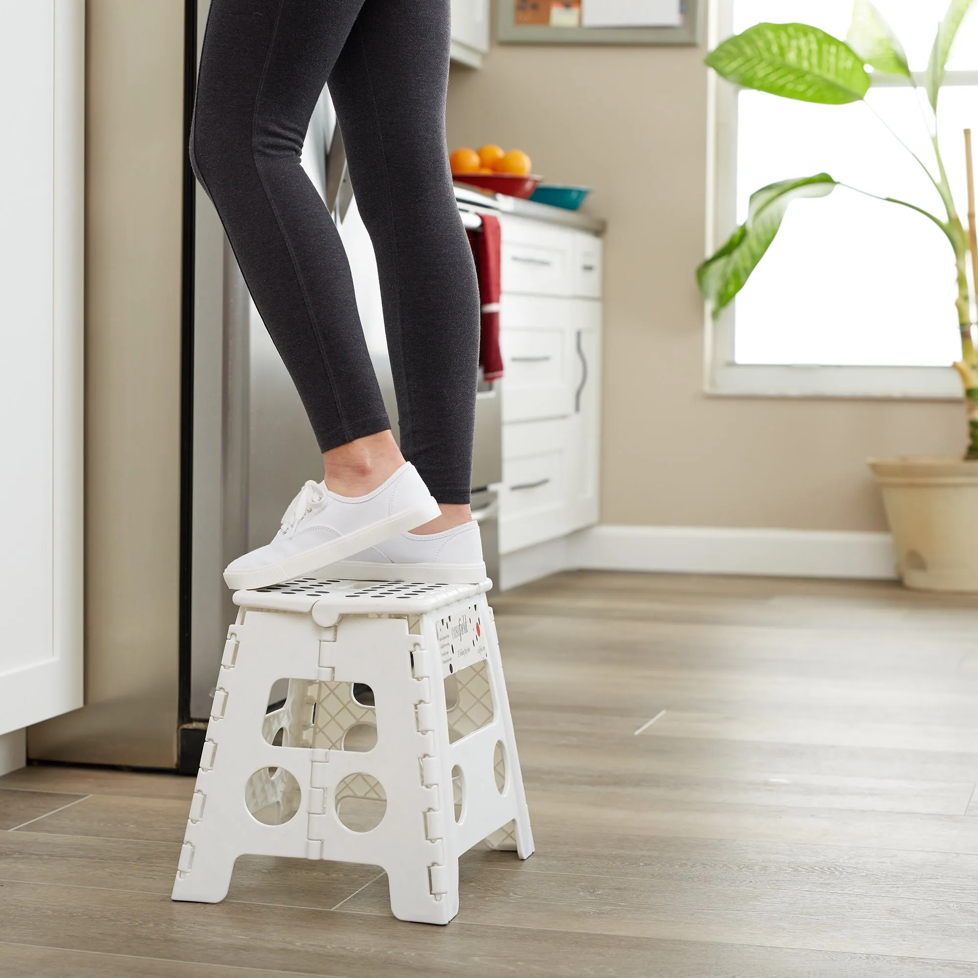 Folding Step Stools with Handle (Set of 2)