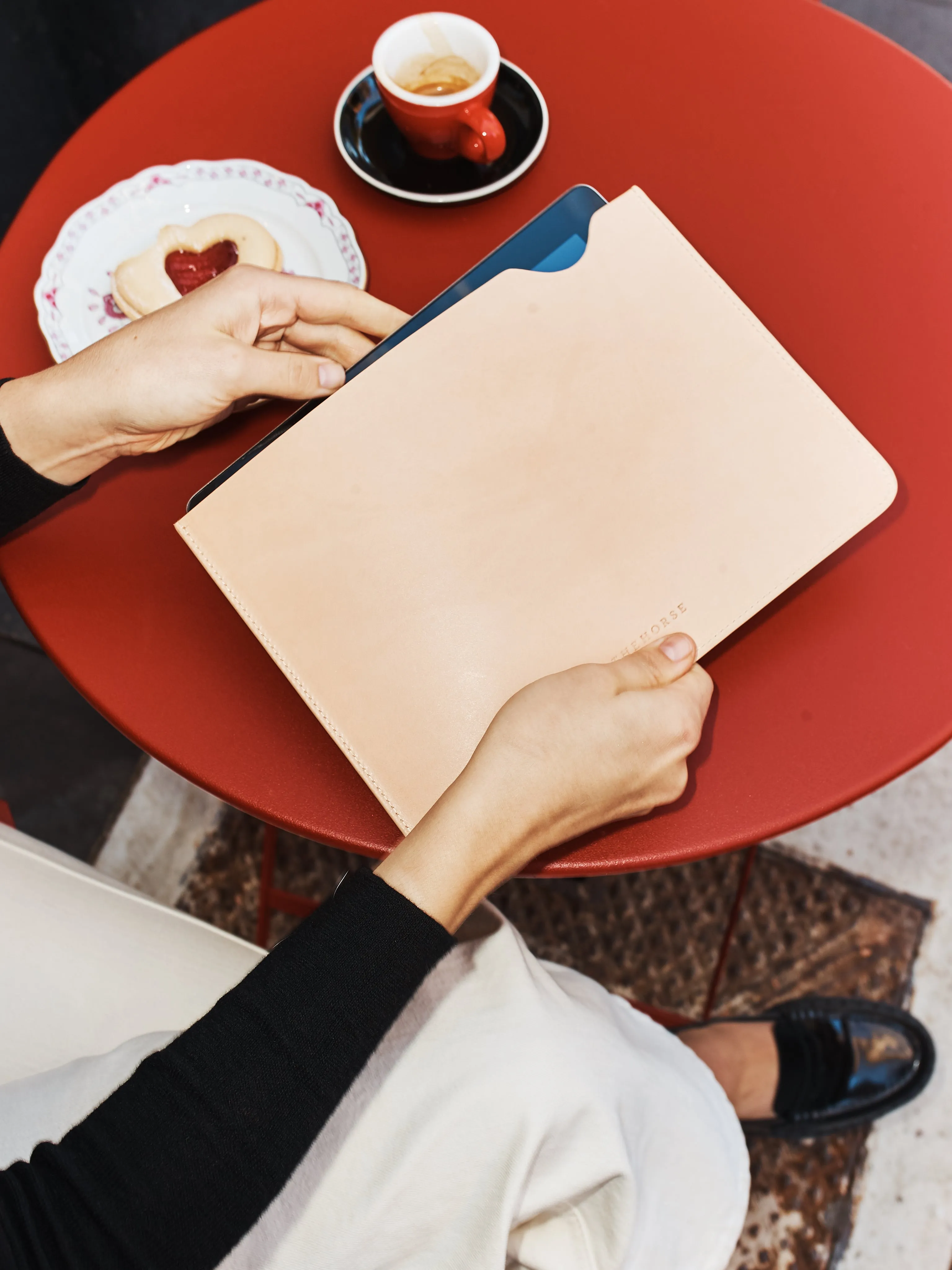 iPad Air Sleeve: Veg Tan