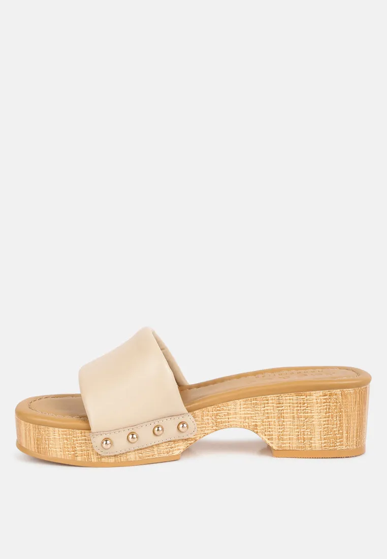 MINNY Textured Heel Leather Slip On Sandals in Beige