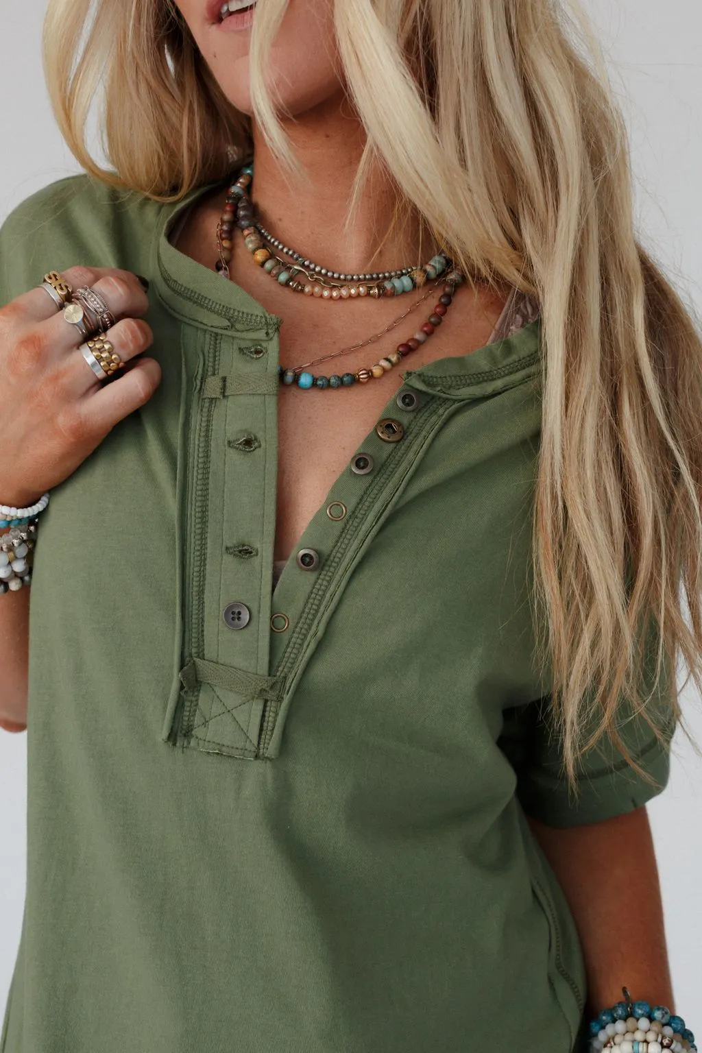 Sienna Henley Top - Light Olive