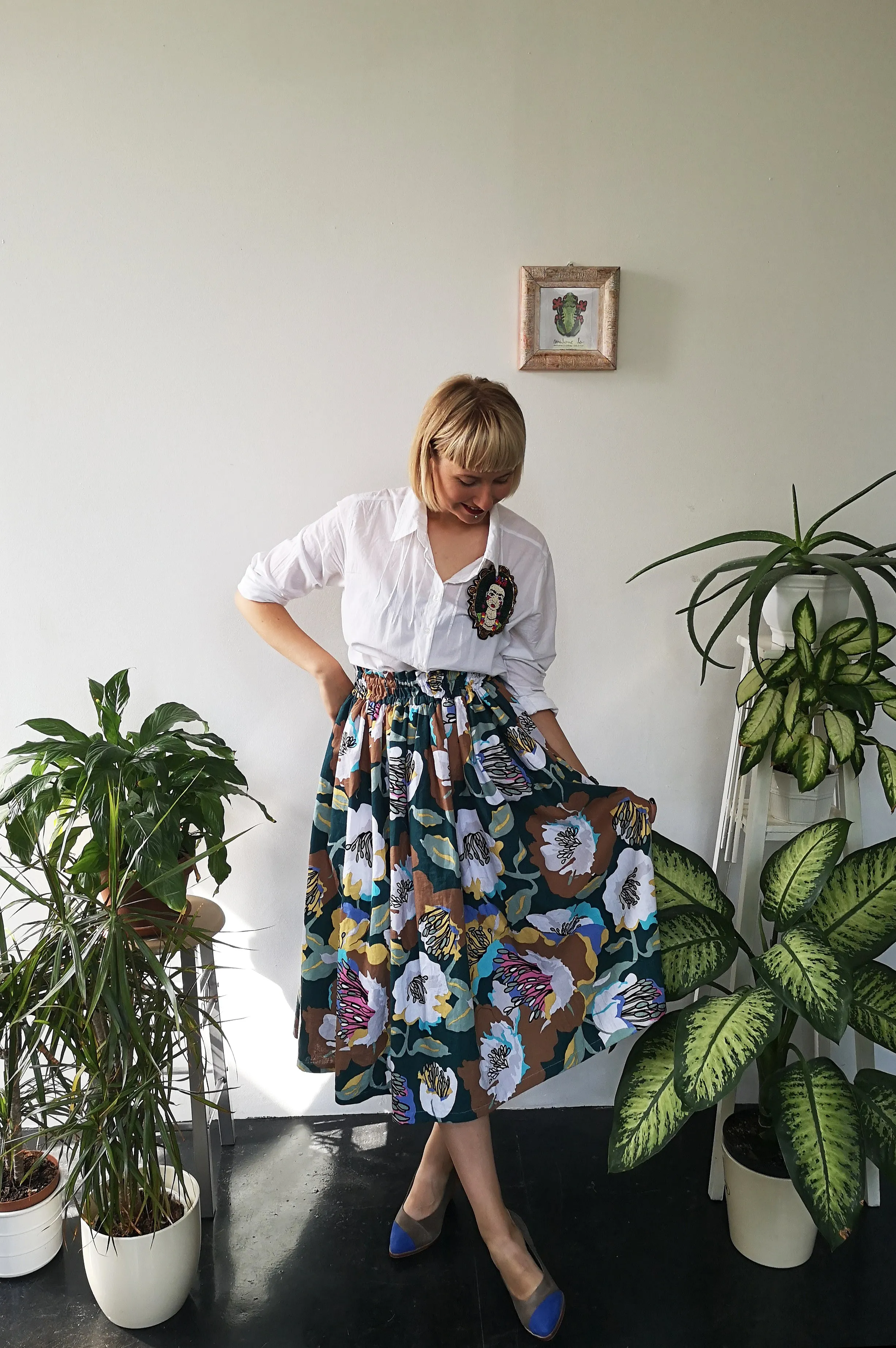 Wonderful, Feminine and Super Versetile Minimalist lifestyle Floral Midi Linen Skirt!